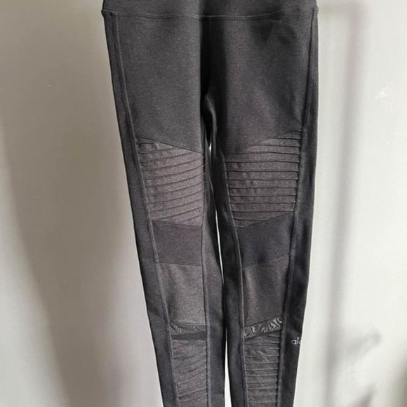Alo Motto Leggings - Size Small - Purple Dusk (Grey) - Picture 2 of 5